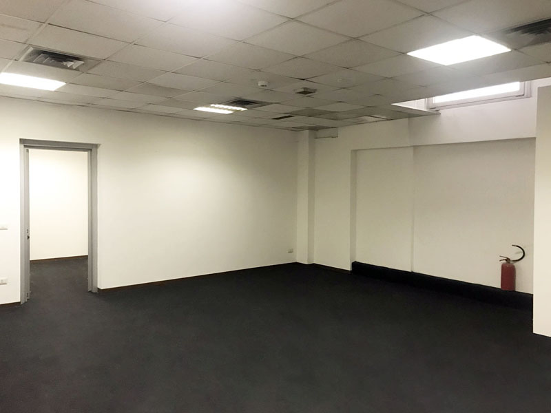 Open space warehouse for rent in Milan - 125 sqm (1345 sqft)